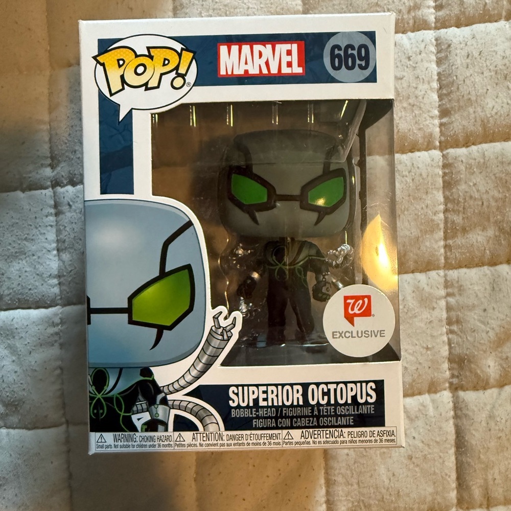 Marvel Superior Octopus Exclusive Figure with Green and Silver